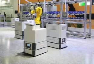 自然無軌導航技術正酣，智慧物流引領智能工廠新風向